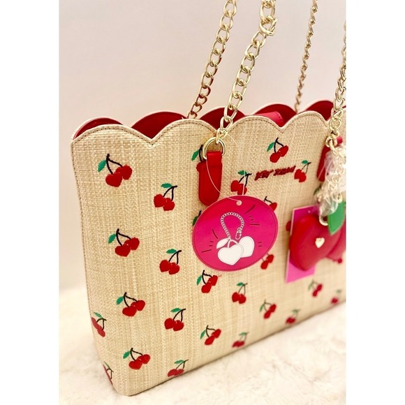 Betsey Johnson Cherry Print Straw Tote Bag Red Scalloped Top Chain Straps Charm - Picture 3 of 10